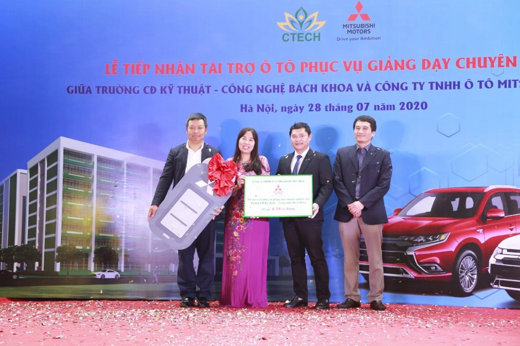 Truong-Cao-dang-Ky-thuat-Cong-nghe-Bach-Khoa-nhan-tai-tro-o-to-tu-Mitsubishi-Motors-Vietnam