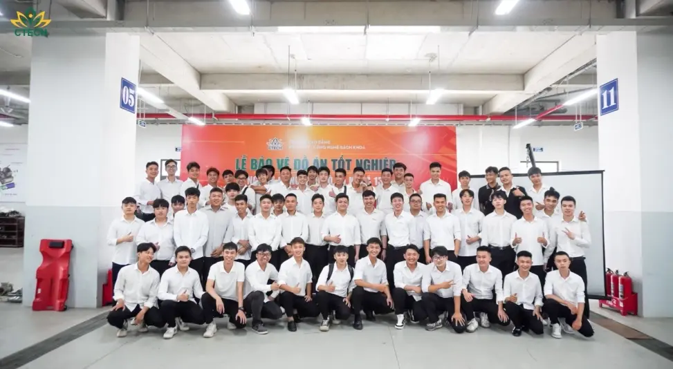 CTECH chúc mừng sinh viên K13 ngành Công nghệ Ô tô bảo vệ thành công đồ án tốt nghiệp