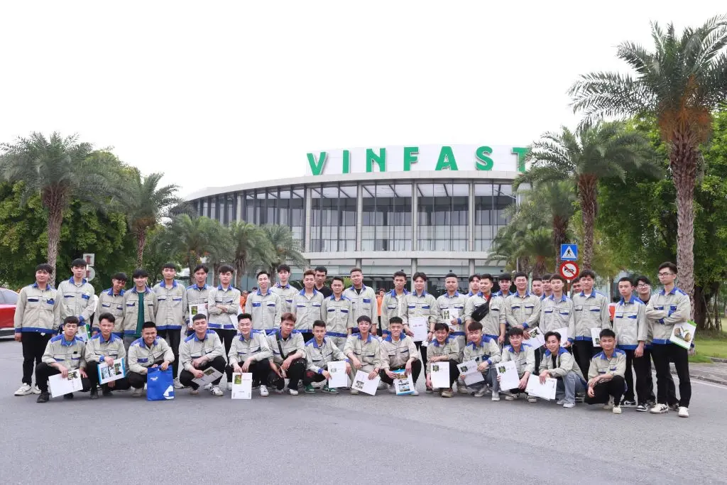 45 sinh viên CTECH lên đường thực tập tại Nhà máy sản xuất Ô tô Vinfast