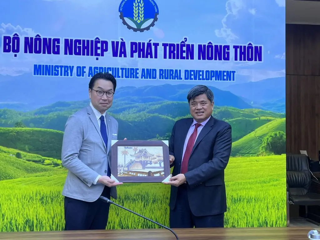Đại diện lãnh đạo quận Niki (tỉnh Hokkaido, Nhật Bản) đến thăm CTECH