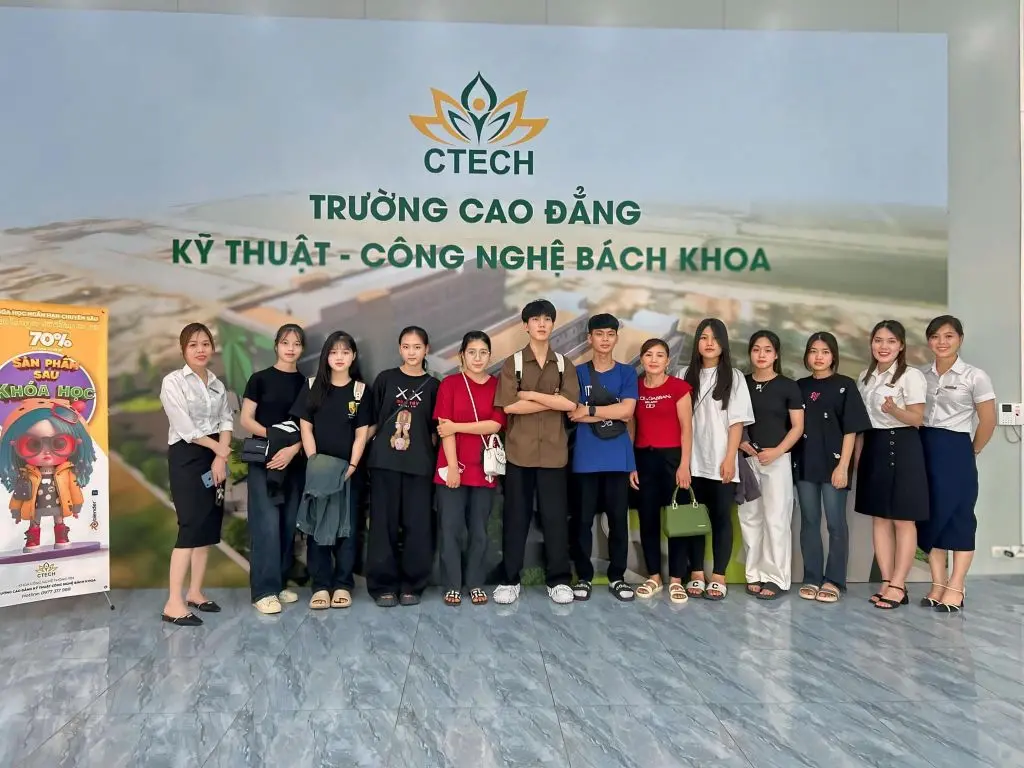 Học sinh các trường THPT ở Bắc Giang hào hứng nhập học tại CTECH
