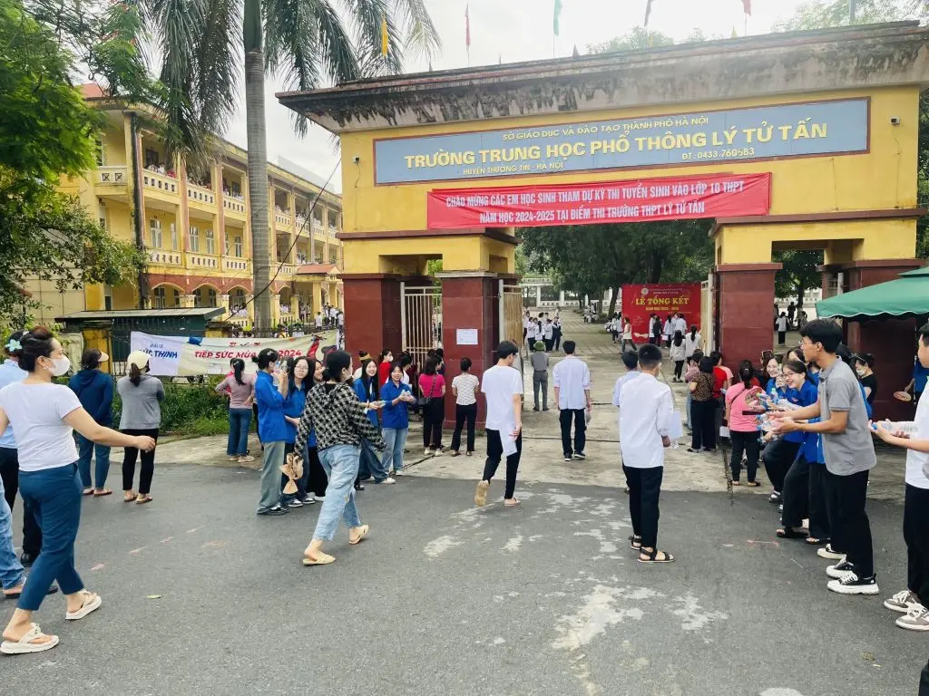 Tuổi trẻ CTECH ra quân chiến dịch 'Tiếp sức mùa thi' hè 2024