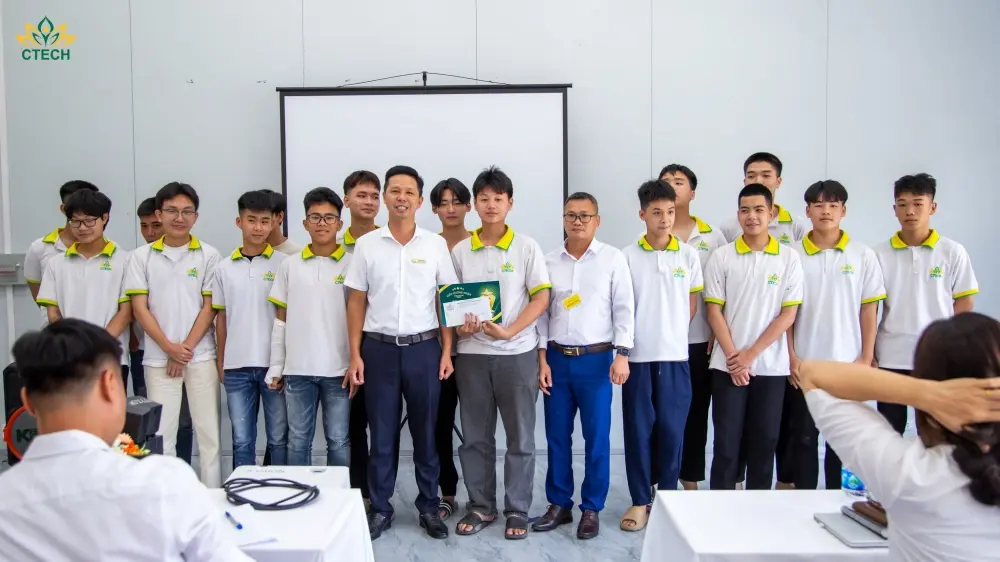 Shark Tank in CTECH - Sân chơi sáng tạo cho các 'Lập trình viên tuổi 17'