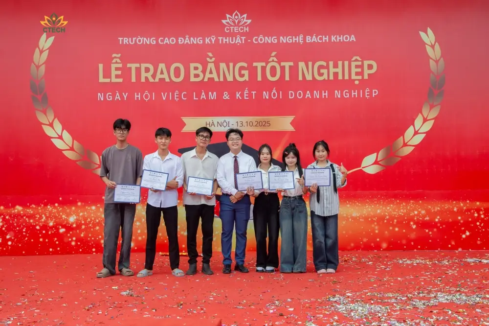 SINH VIÊN CTECH KHẲNG ĐỊNH TÀI NĂNG – LAN TỎA CẢM HỨNG XANH 💚