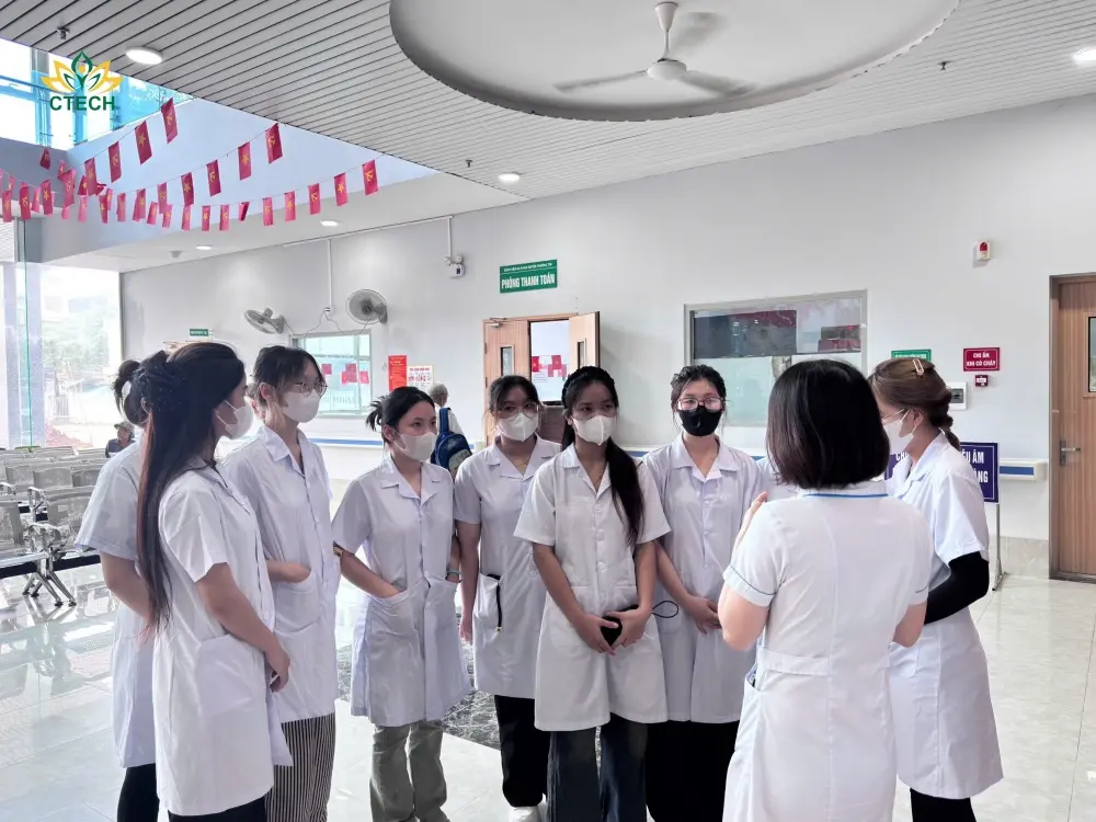SINH VIÊN NGÀNH ĐIỀU DƯỠNG CTECH TRẢI NGHIỆM THỰC TẾ TẠI BỆNH VIỆN ĐA KHOA THƯỜNG TÍN
