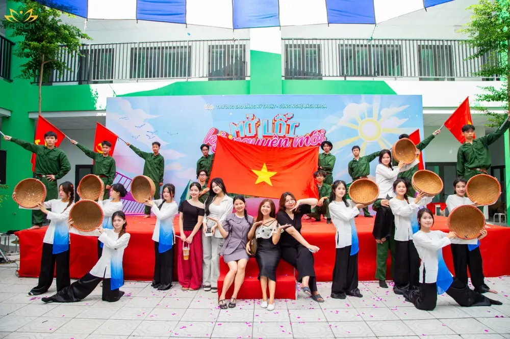 Tưng bừng không khí Ngày hội Nhập học – CTECH OpenDay 2025: Chào đón Tân học sinh, sinh viên K16